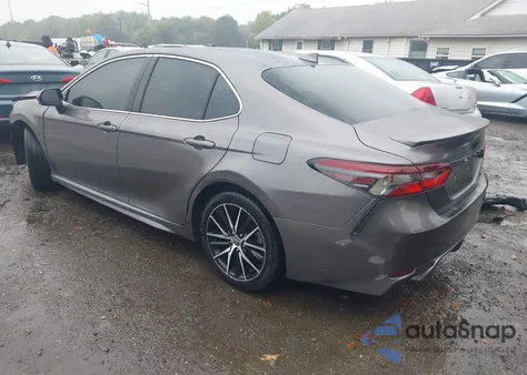 2022 Toyota Camry Se z USA, uszkodzony, nr VIN 4T1T11AK1NU042933